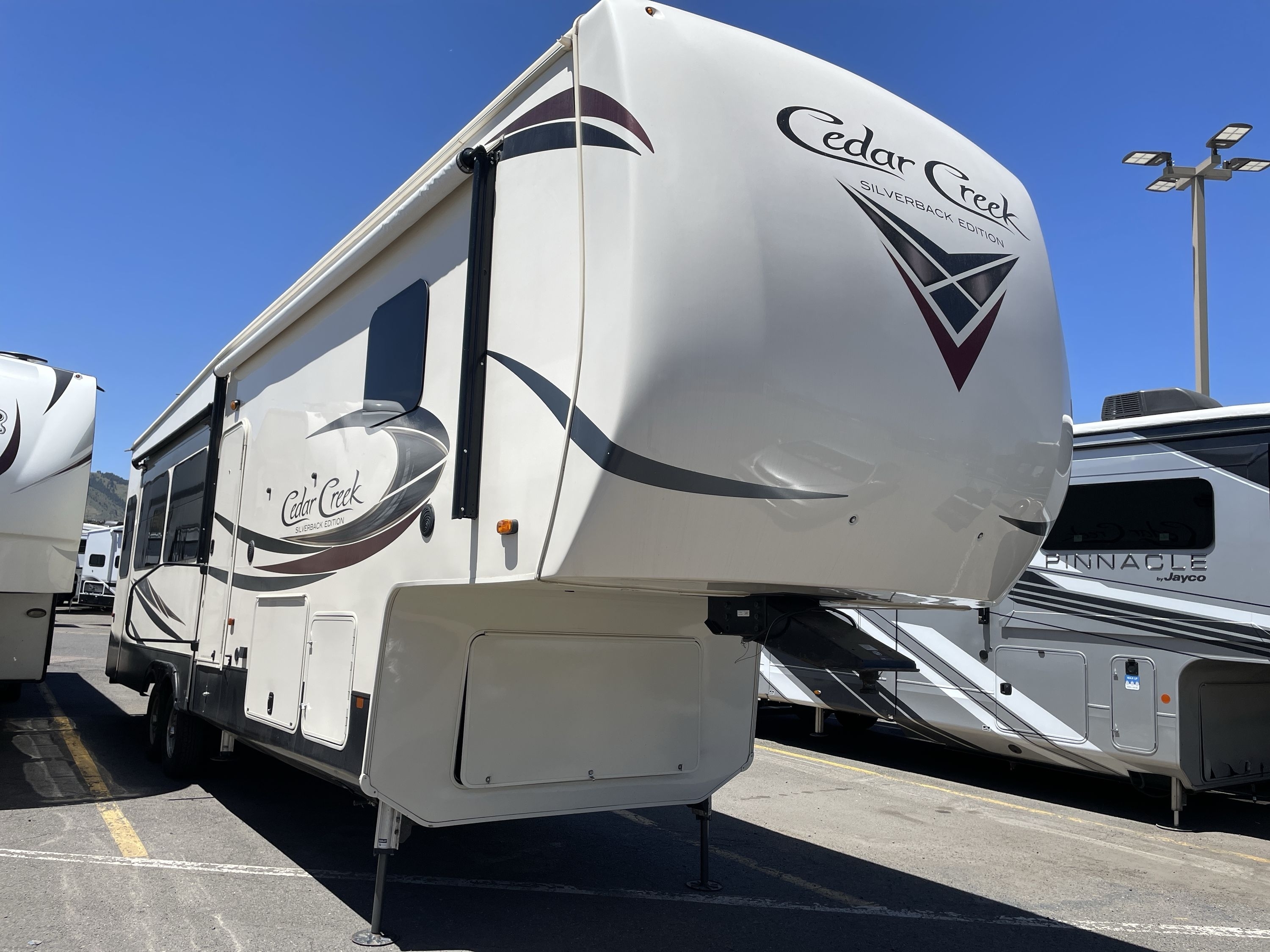 2020 Forest River CEDAR CREEK SILVERBACK 33IK RV
