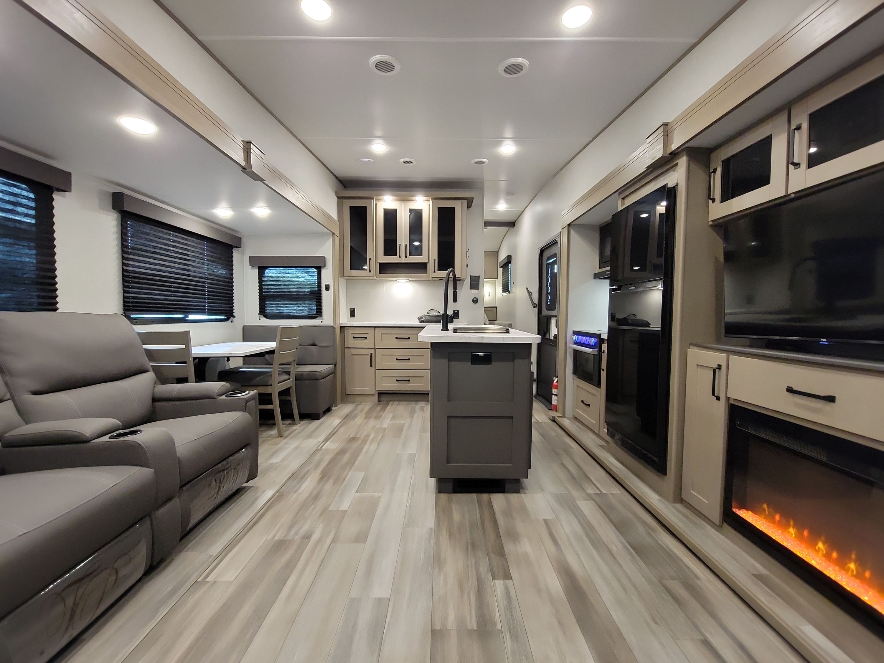 2024 Grand Design REFLECTION 100 SERIES 28RL in west hatfield MA