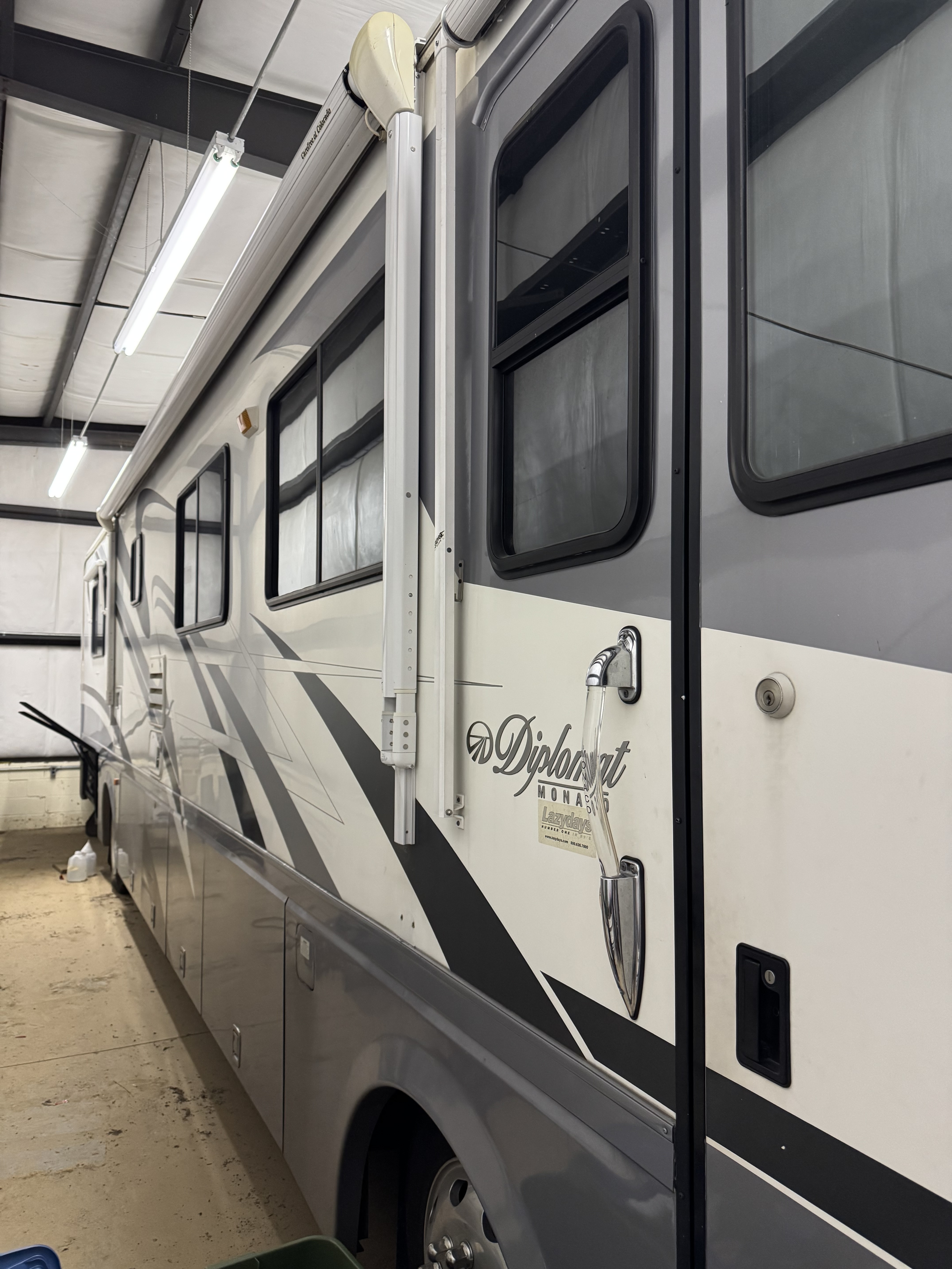 2001 Monaco DIPLOMAT 40 PBD in marion VA