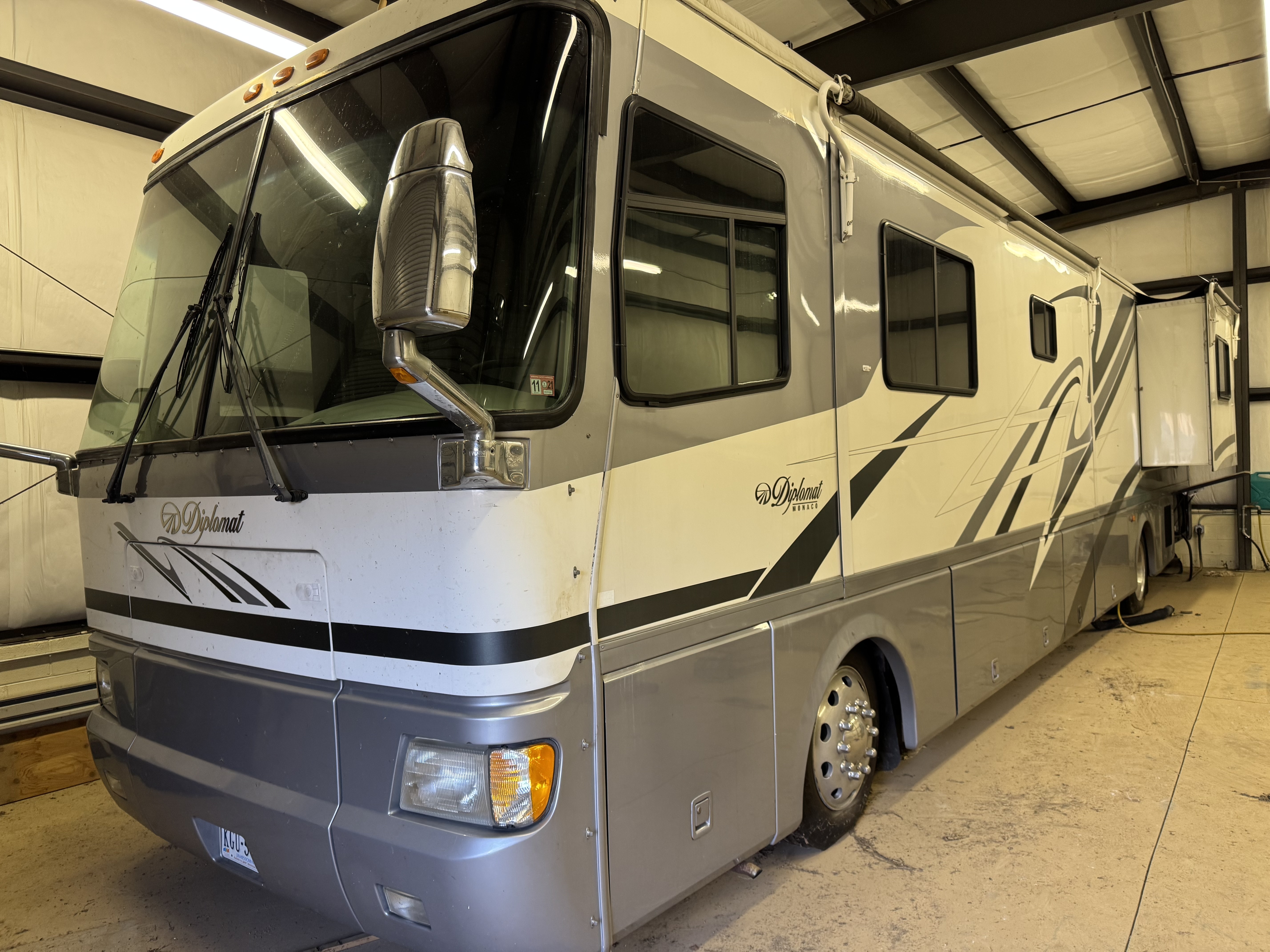 2001 Monaco DIPLOMAT 40 PBD RV