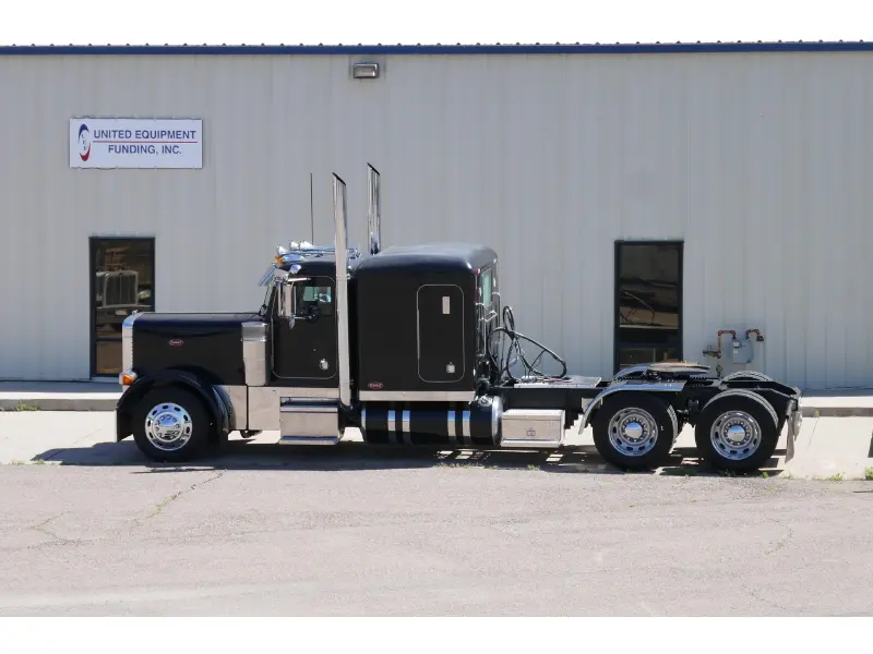 2005 PETERBILT 379