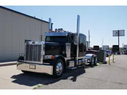 2005 PETERBILT 379