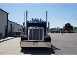 2005 PETERBILT 379