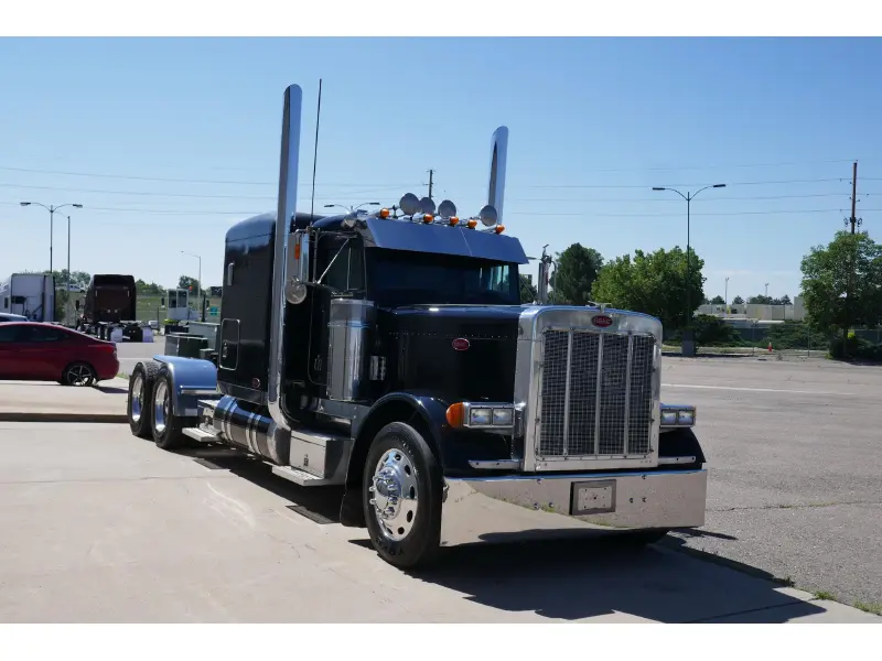2005 PETERBILT 379