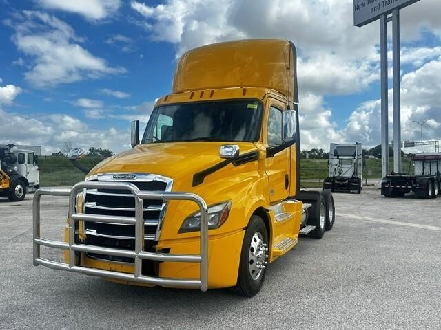 2019 FREIGHTLINER CASCADIA 126 in San Antonio, TX