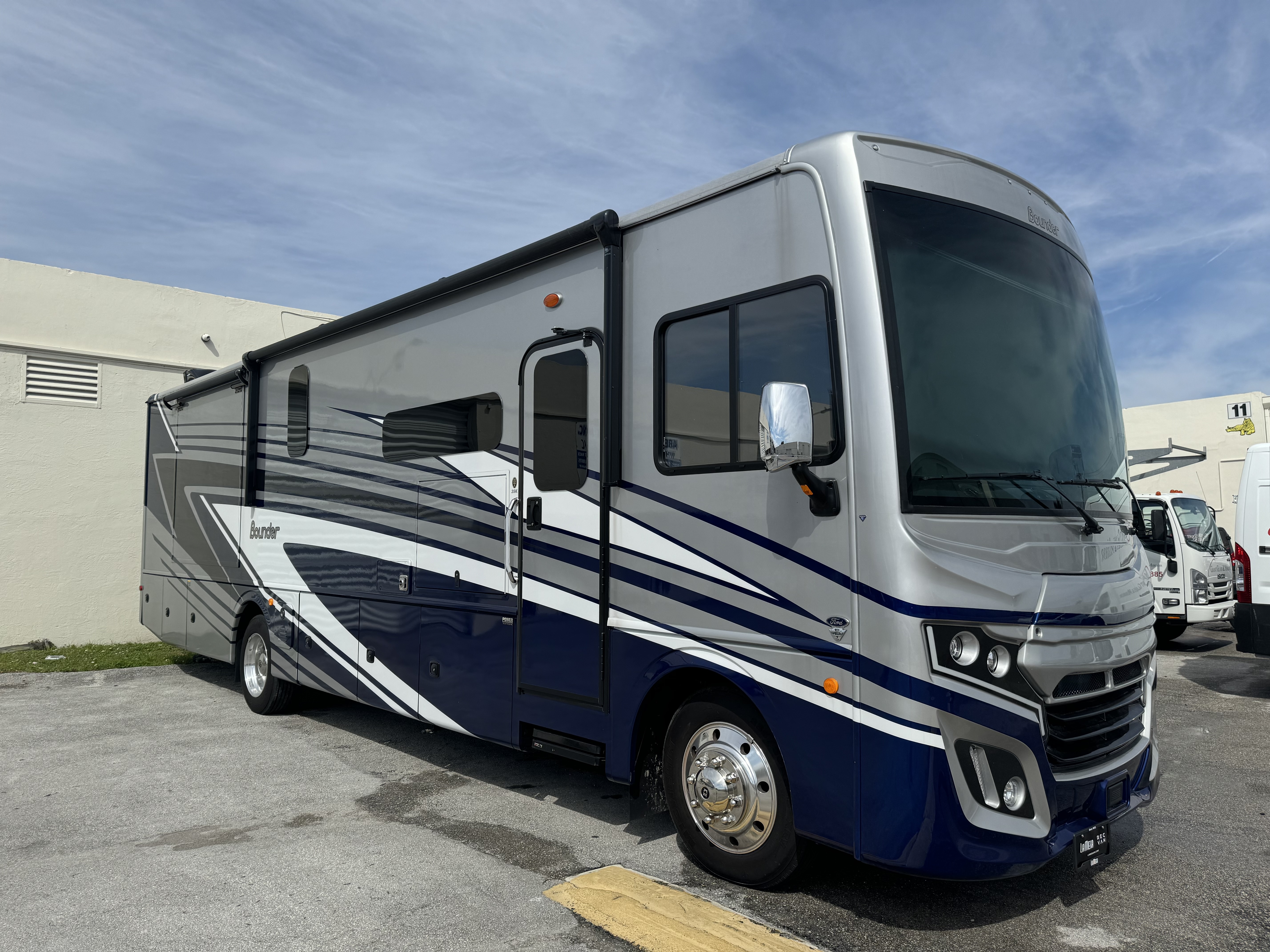 2024 Fleetwood BOUNDER 35K RV