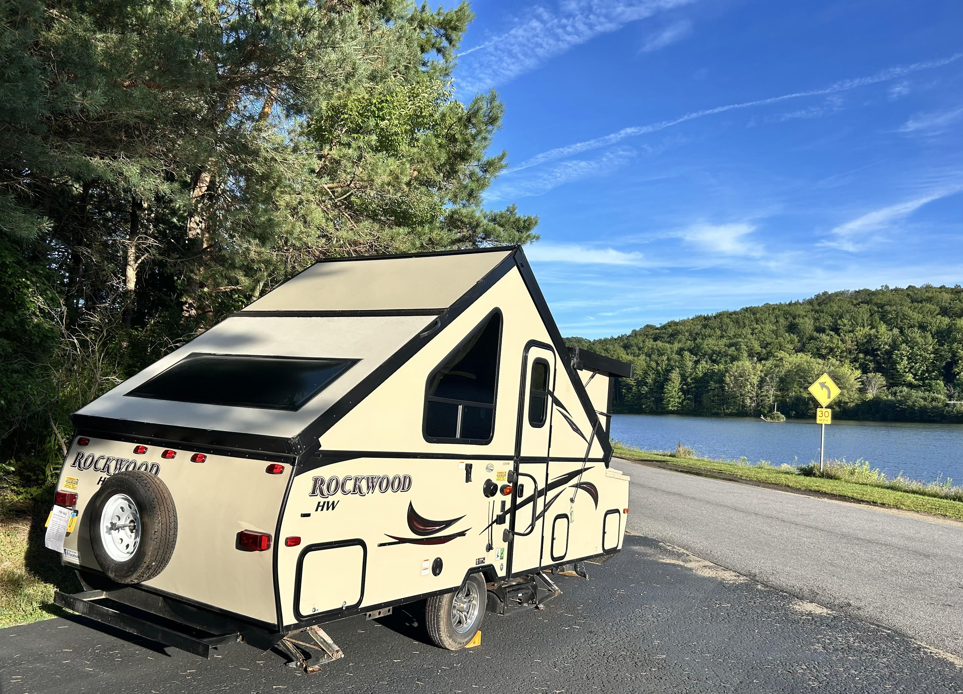 2016 Forest River ROCKWOOD HARD SIDE A214HW RV