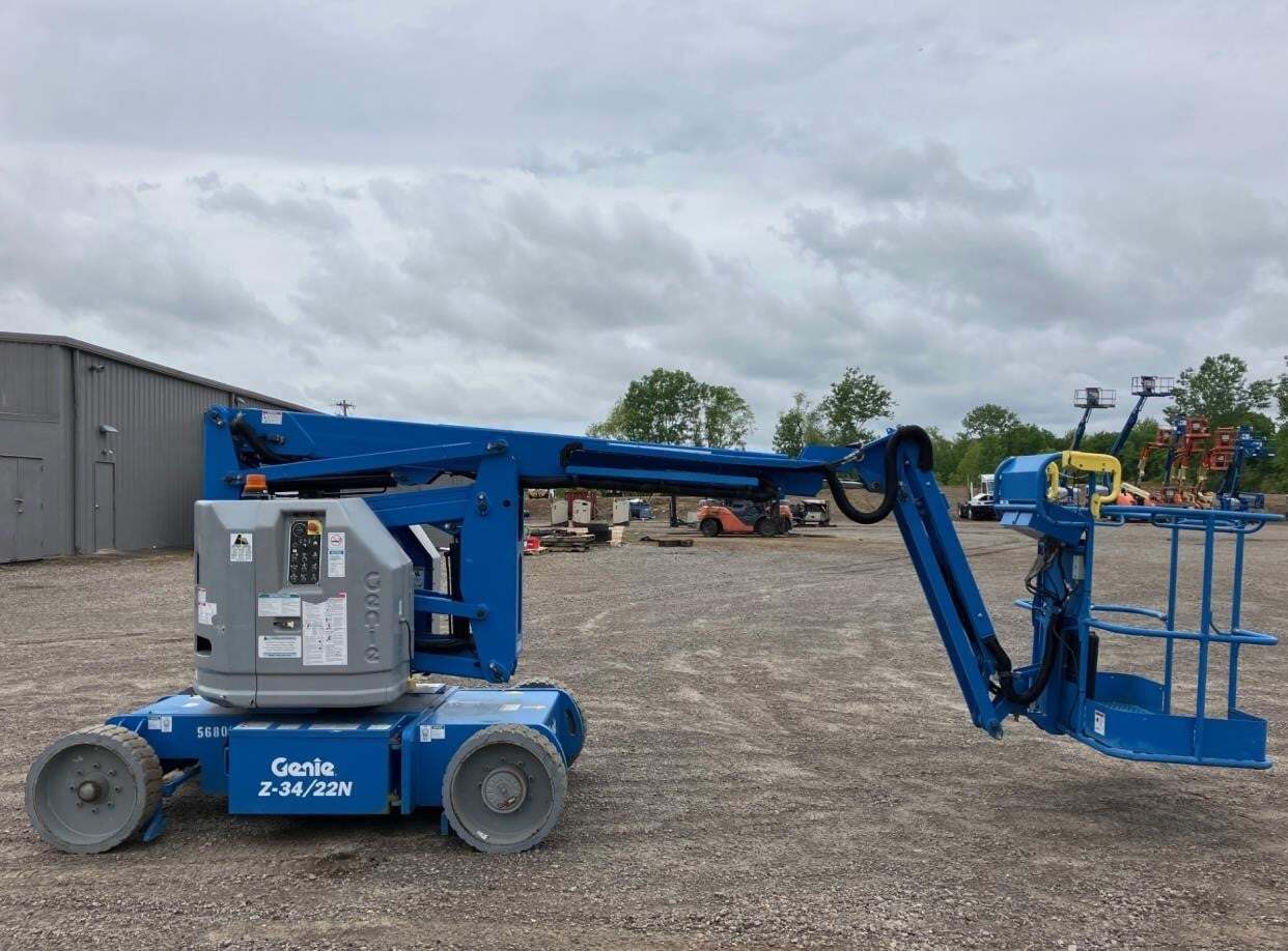 Genie Articulated Boom Lift For Sale Near San Antonio, Texas