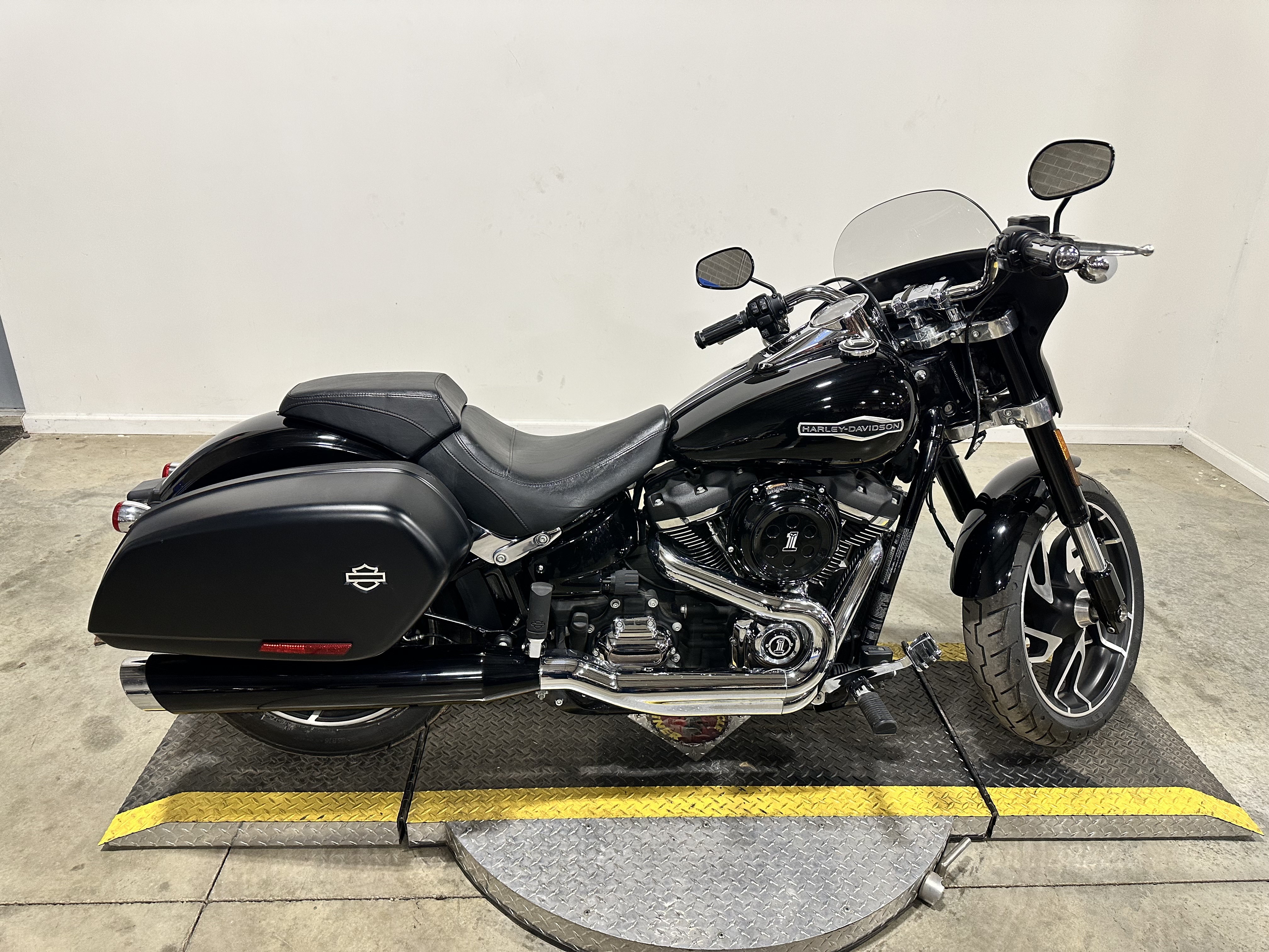 2018 Harley-Davidson SOFTAIL SPORT GLIDE in Medina, OH