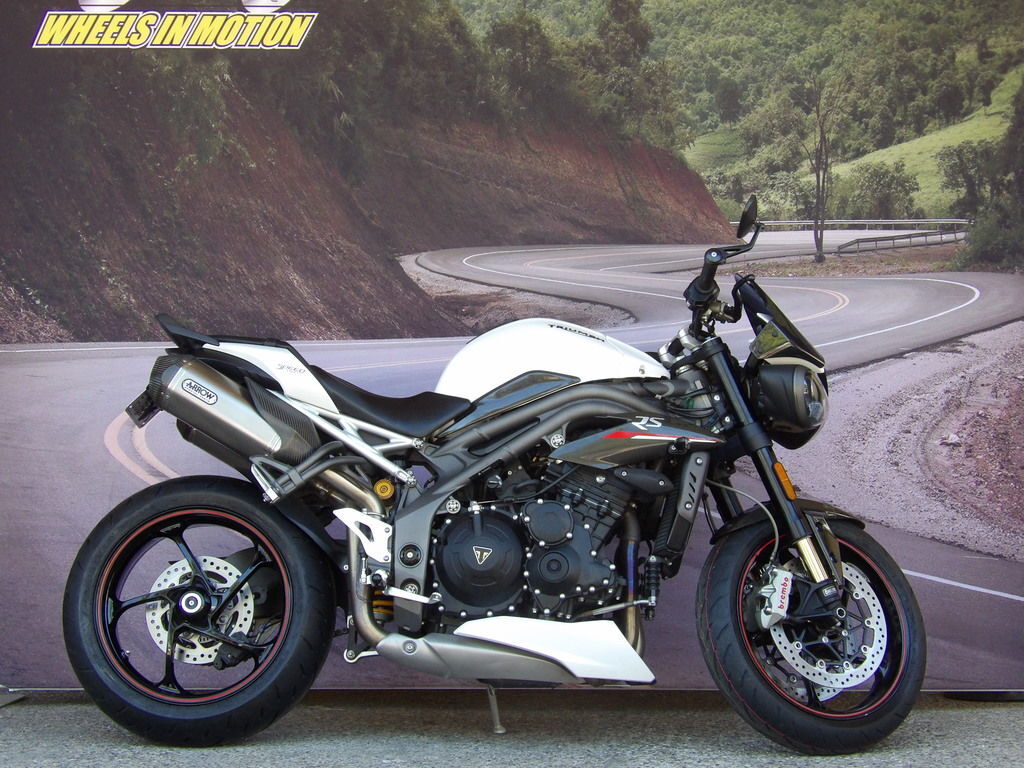 2019 Triumph Speed Triple RS Crystal White Metallic RS in Chatsworth, CA