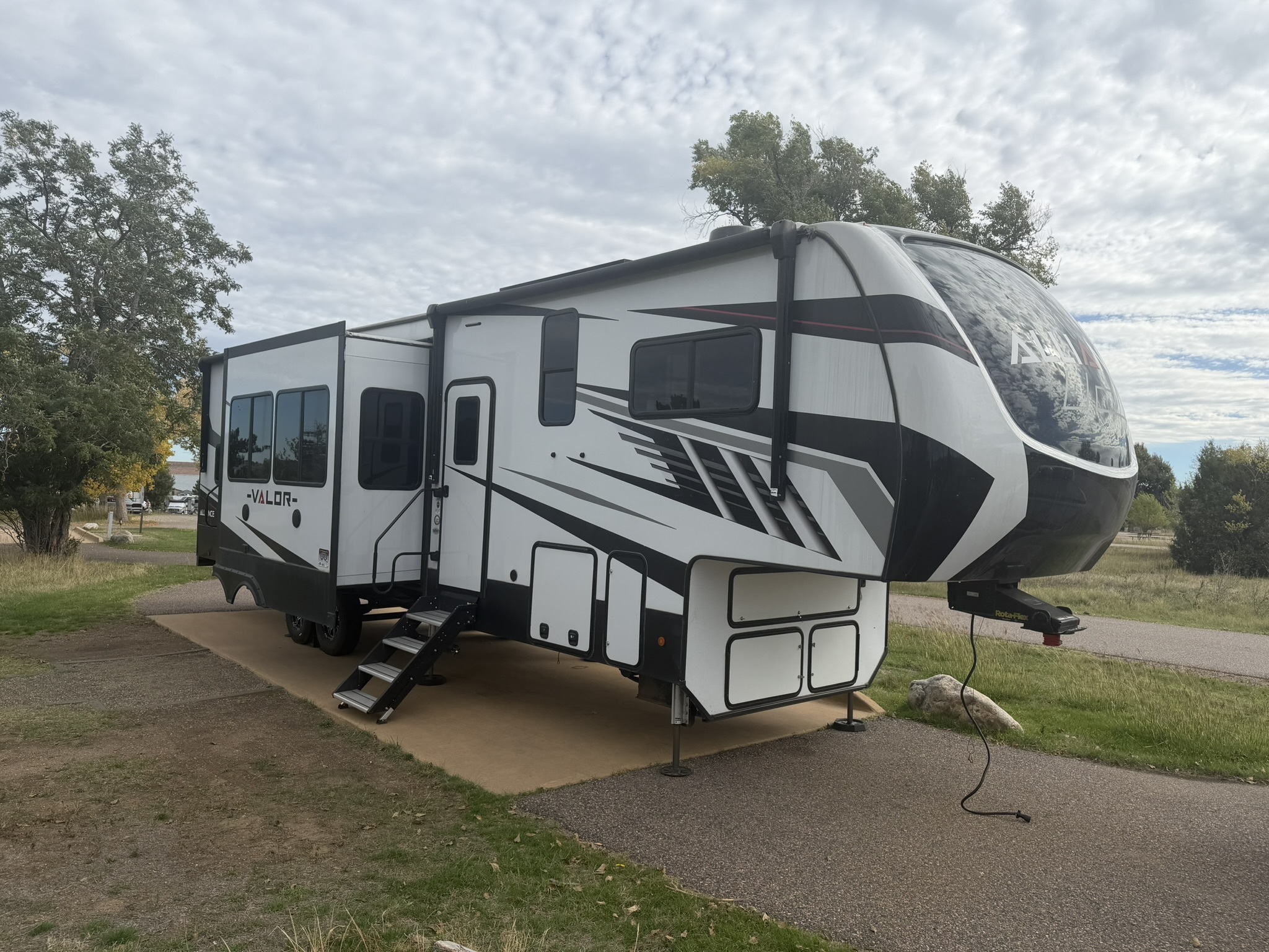 2021 Alliance Rv VALOR 36V11 in littleton CO