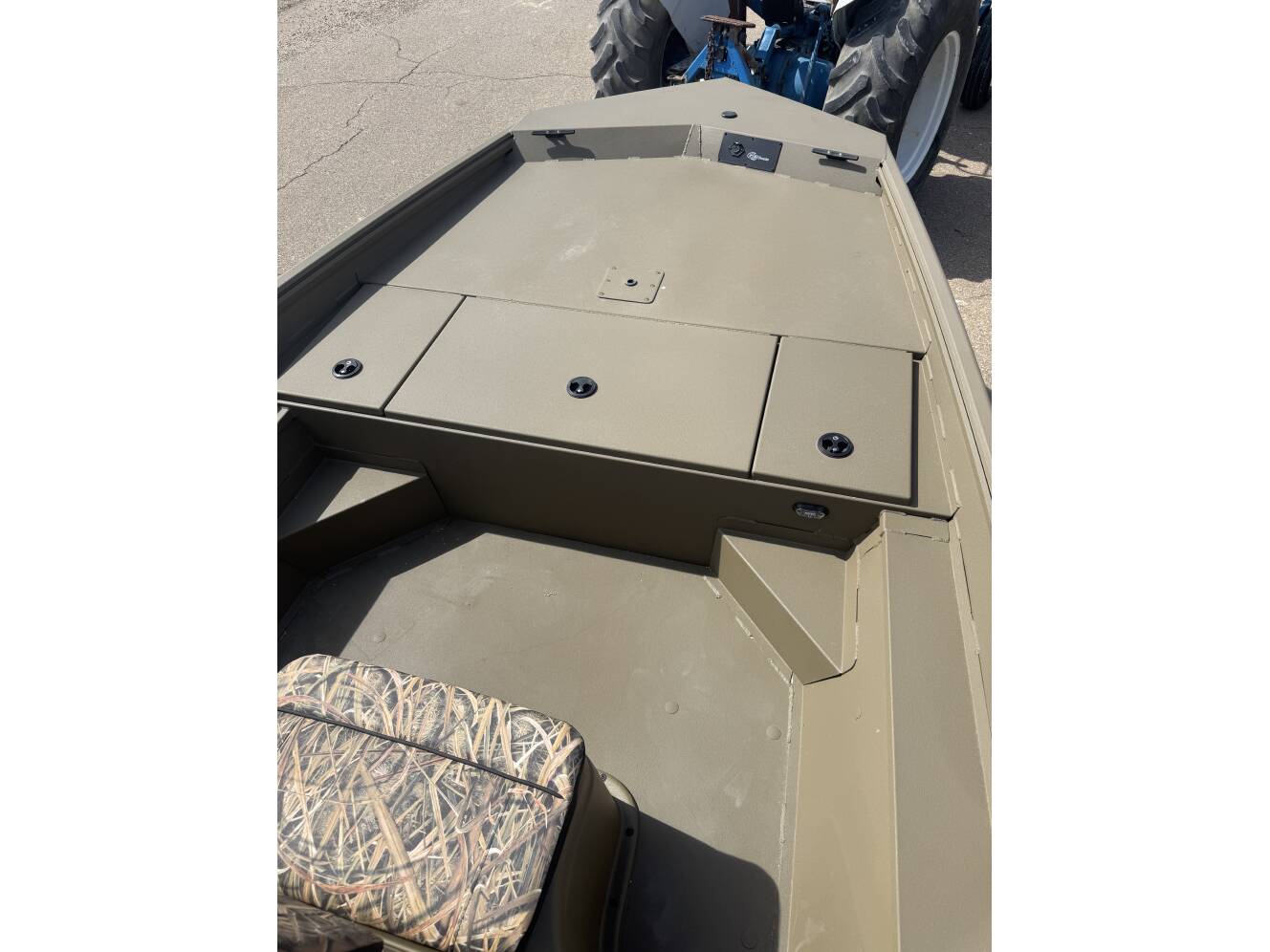 A photo of this 2026 G3 18CC