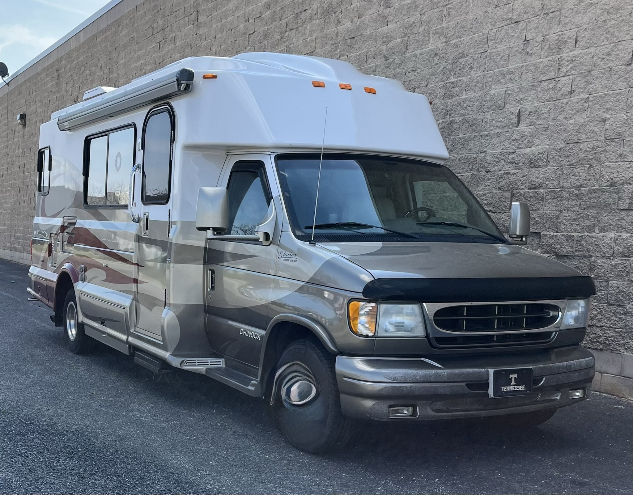 2003 Chinook 25 Glacier Slide RV