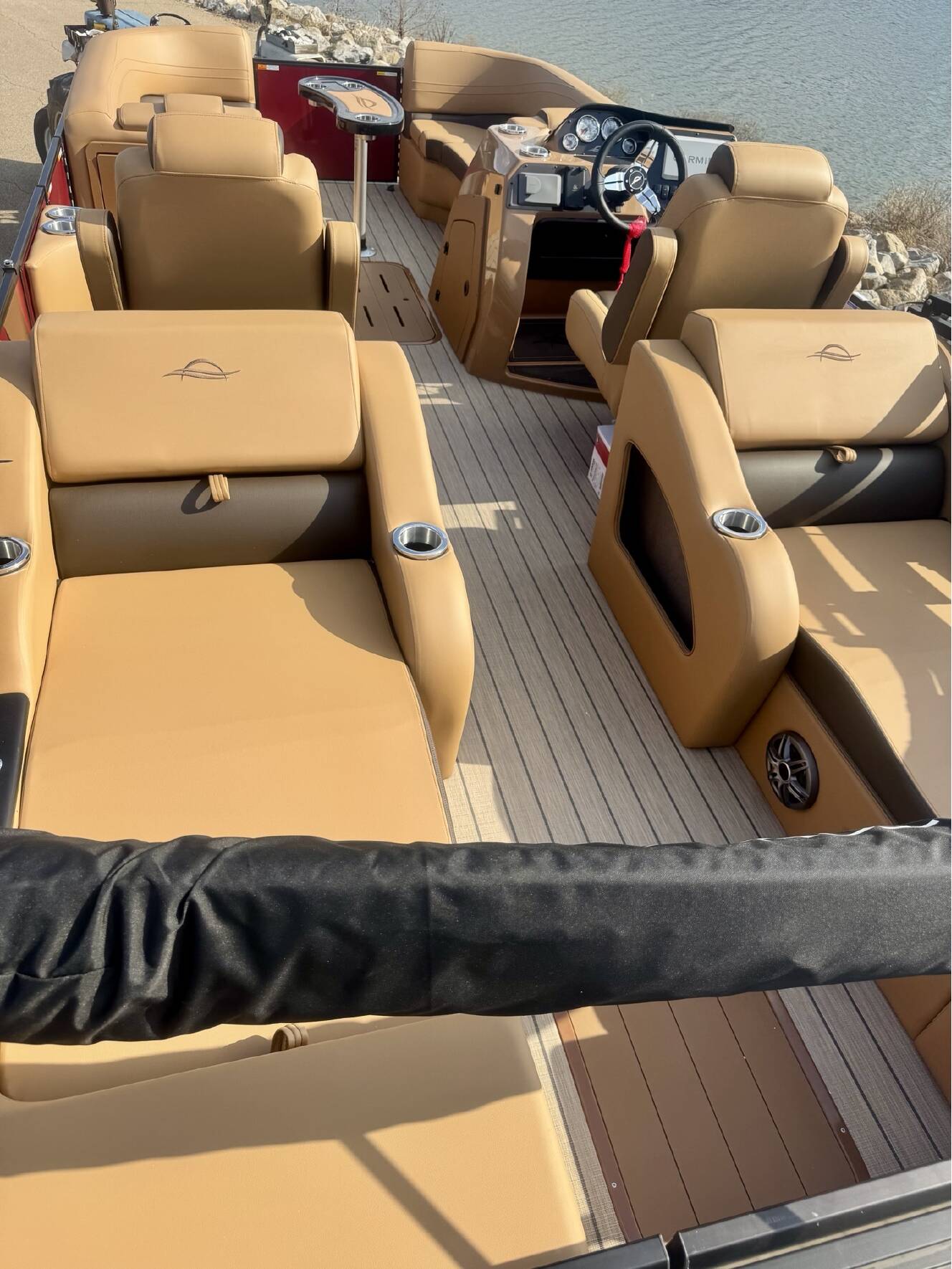 A photo of this 2026 G3 Suncatcher Fusion 322SS