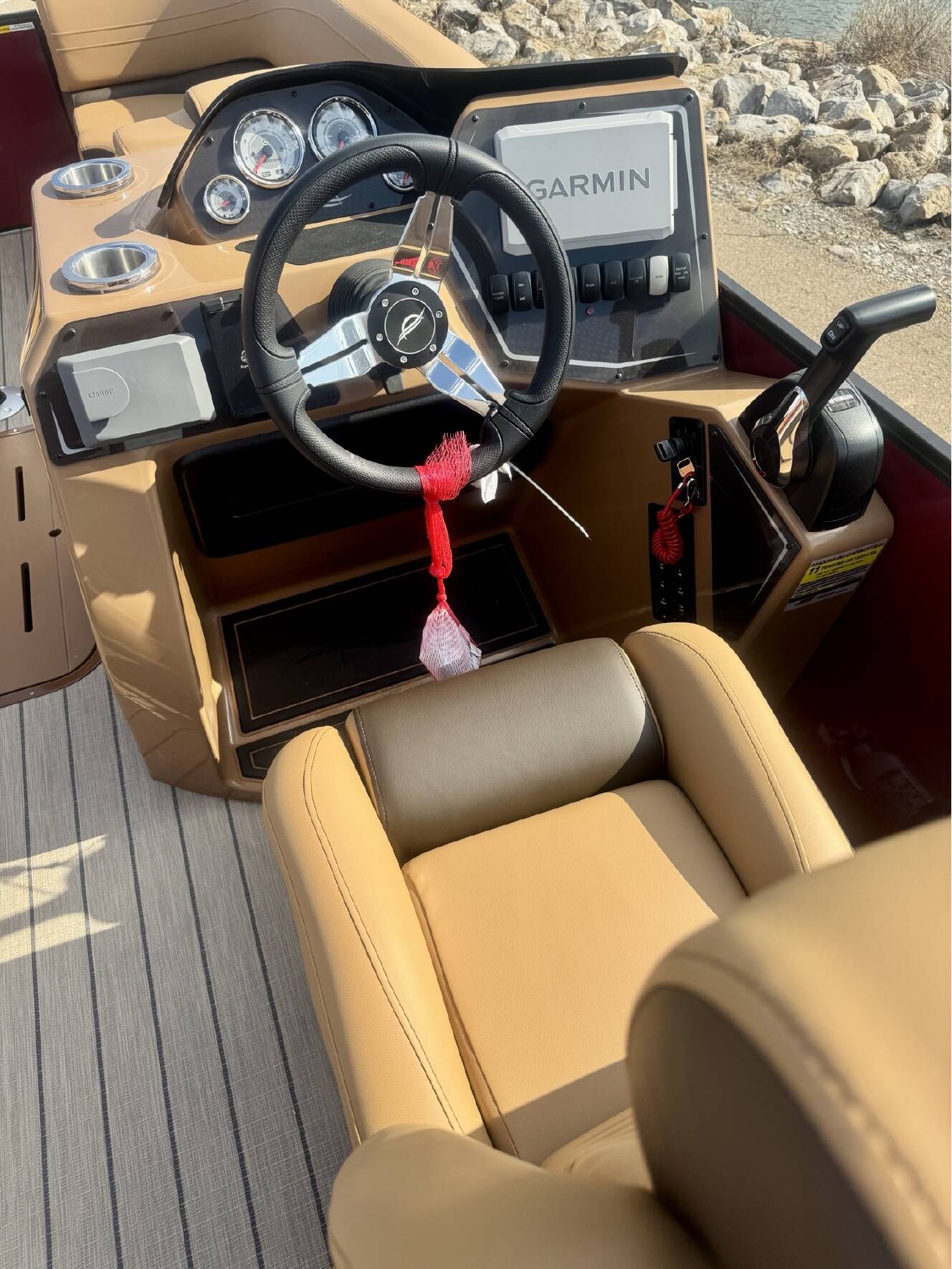 A photo of this 2026 G3 Suncatcher Fusion 322SS