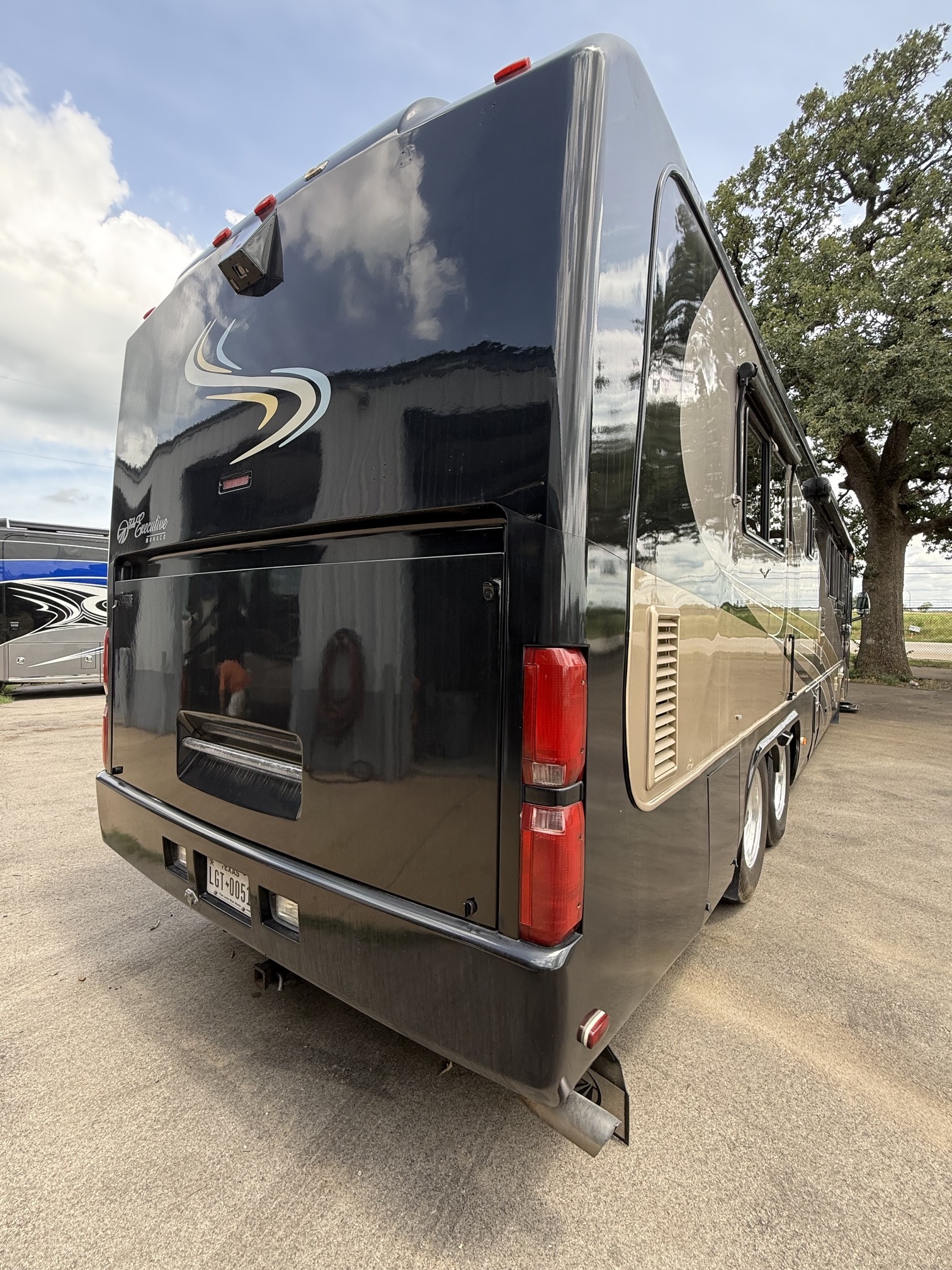 2001 Monaco EXECUTIVE 40 DS in burleson TX