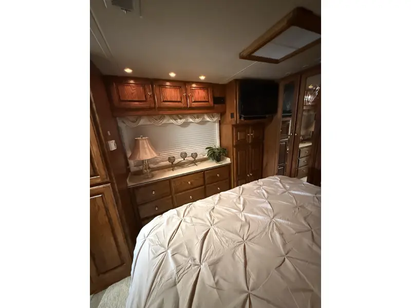 2001 MONACO EXECUTIVE 40 DS
