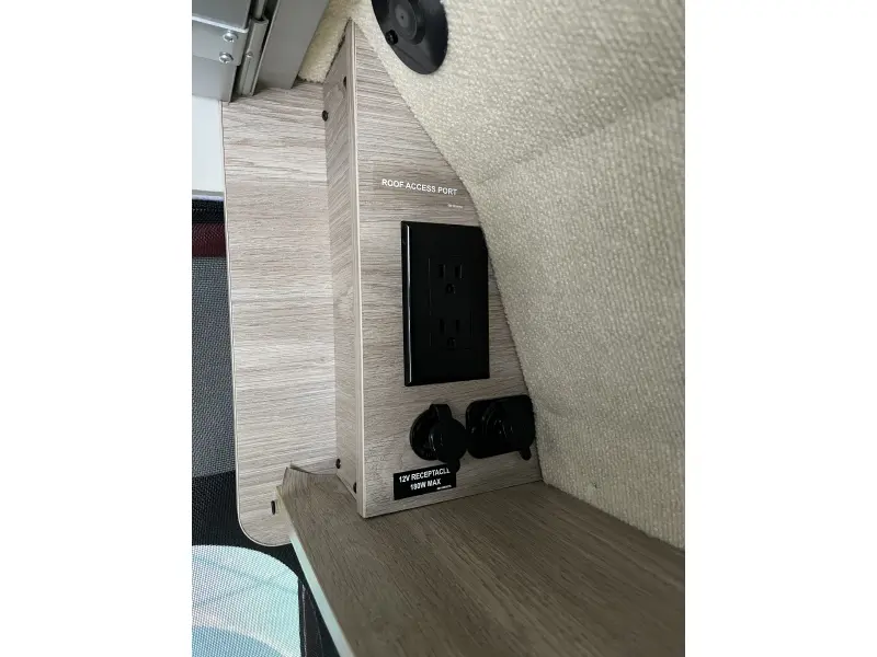 2022 WINNEBAGO SOLIS