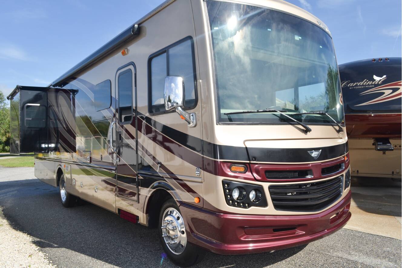 A photo of this 2018 Fleetwood SOUTHWIND 34C