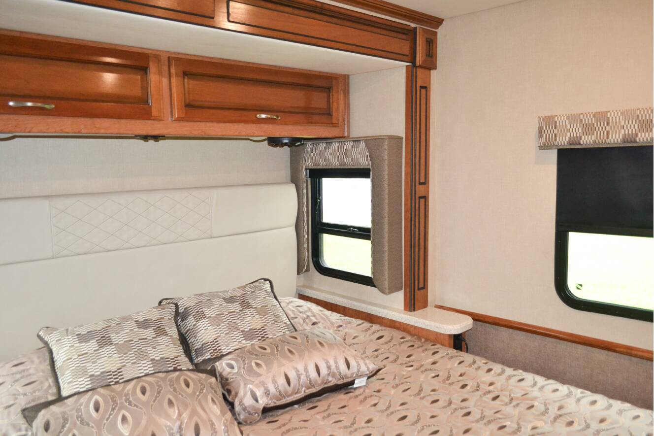 A photo of this 2018 Fleetwood SOUTHWIND 34C