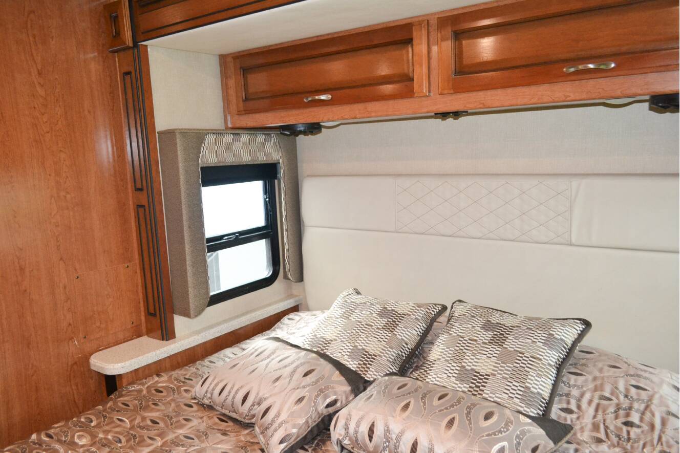 A photo of this 2018 Fleetwood SOUTHWIND 34C