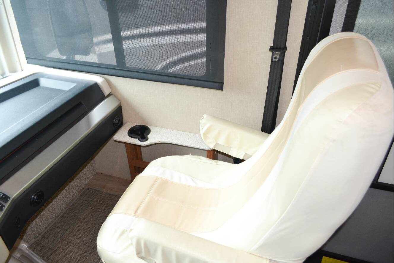 A photo of this 2018 Fleetwood SOUTHWIND 34C