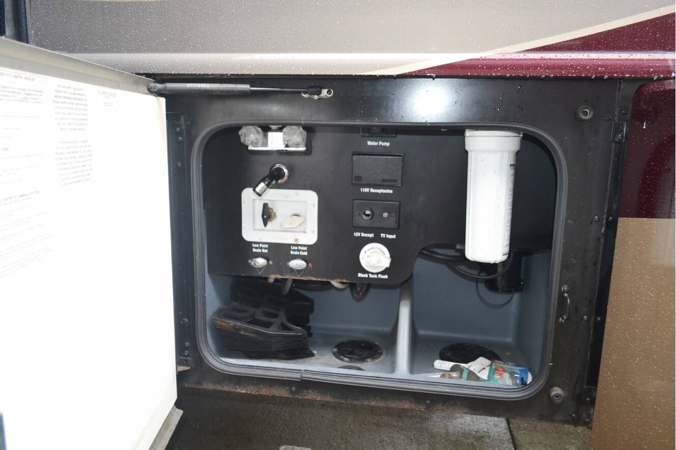 A photo of this 2018 Fleetwood SOUTHWIND 34C