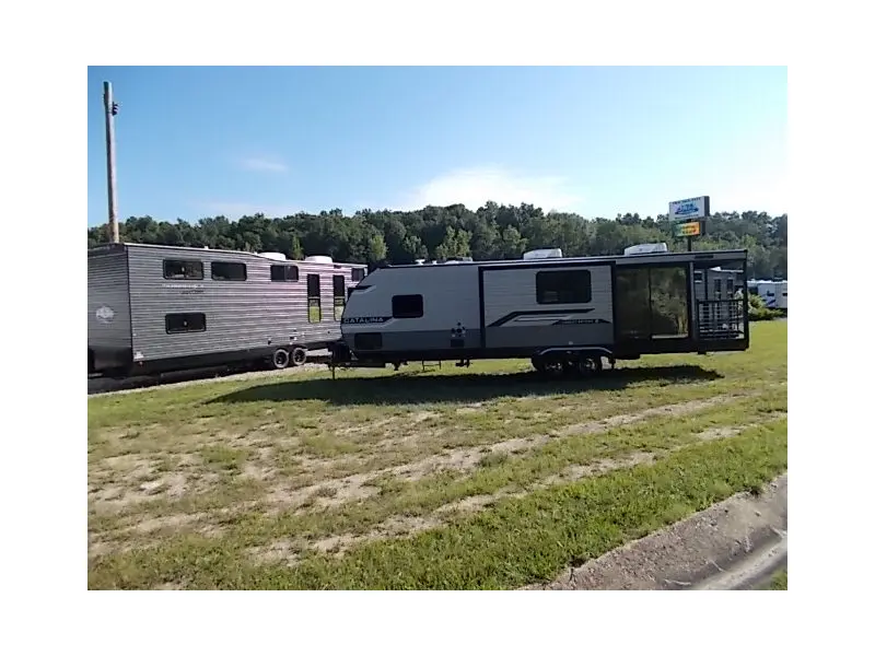 2025 Coachmen Catalina Legacy Edition 283EPIC