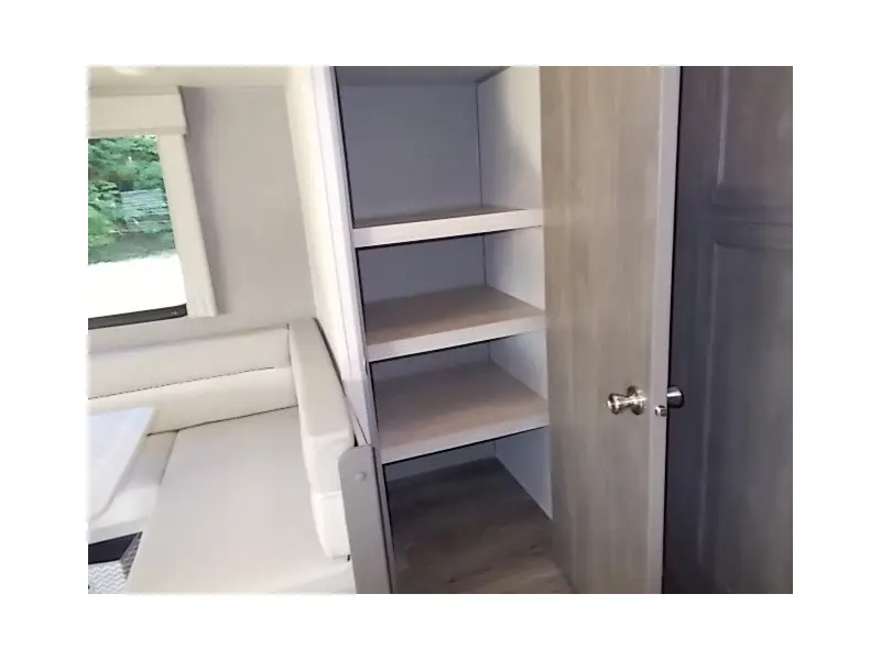2025 Coachmen Catalina Legacy Edition 283EPIC