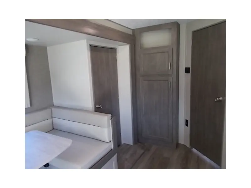 2025 Coachmen Catalina Legacy Edition 283EPIC