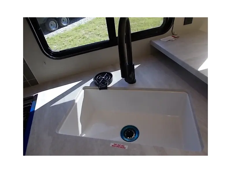 2025 Coachmen Catalina Legacy Edition 283EPIC