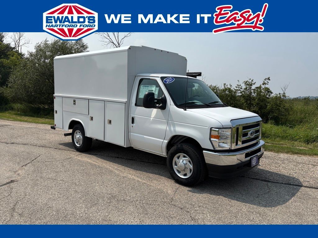 2025 FORD ECONOLINE in Hartford, WI