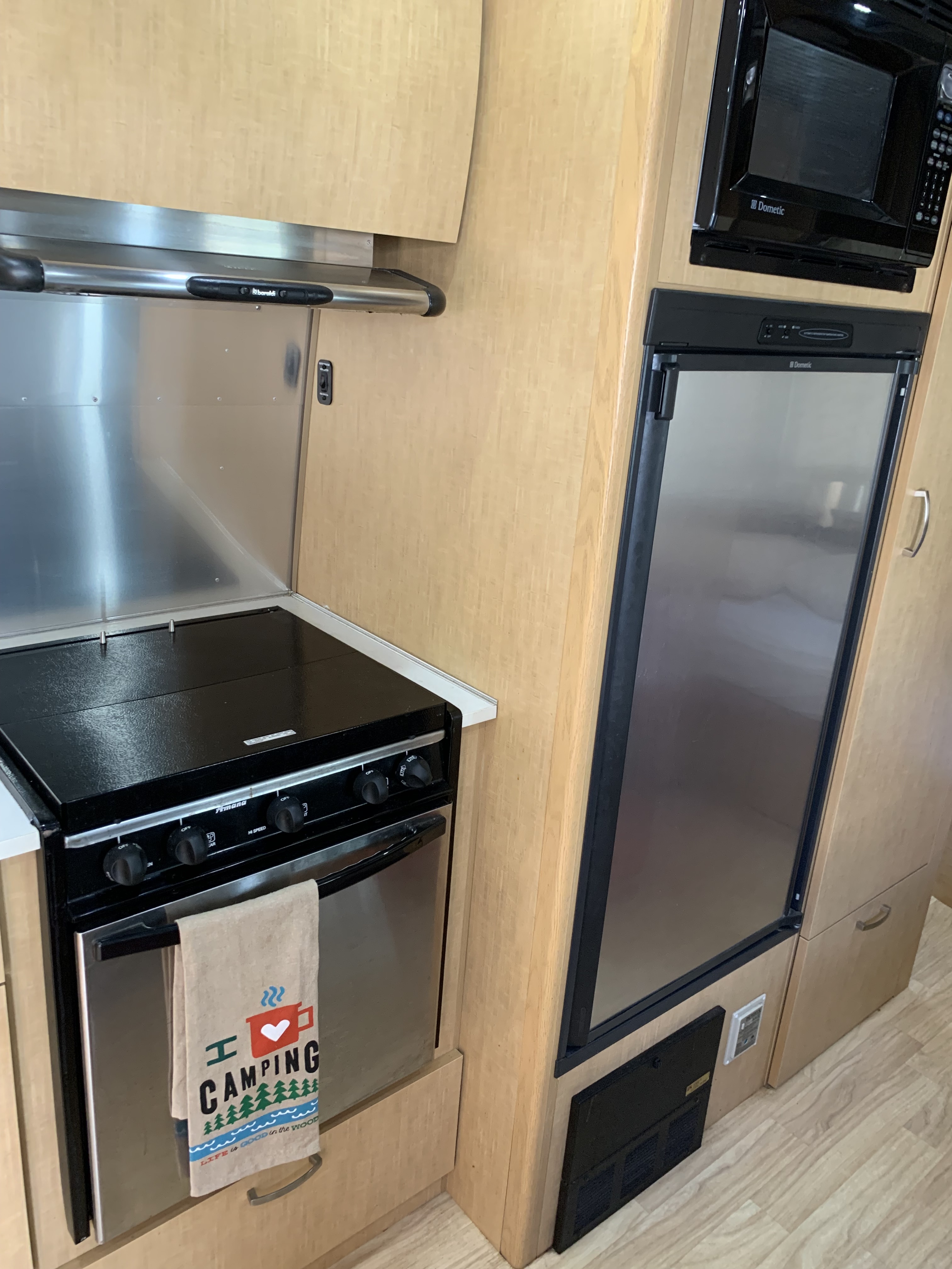 2012 Airstream FLYING CLOUD 23FB QUEEN in washington MO