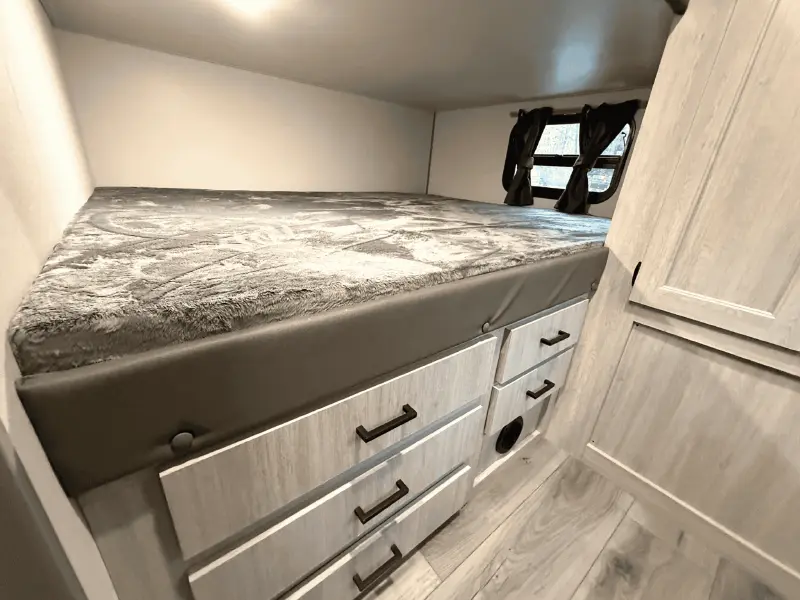 2026 Coachmen Catalina Legacy Edition 293TQBSCK