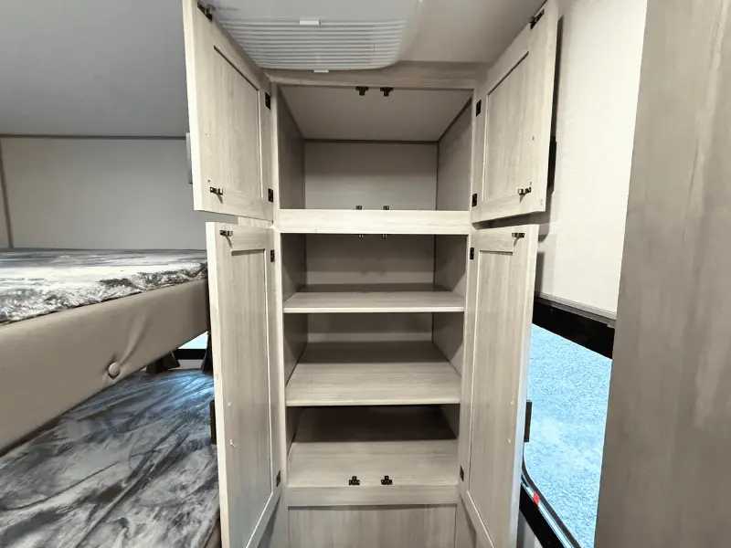 2026 Coachmen Catalina Legacy Edition 293TQBSCK