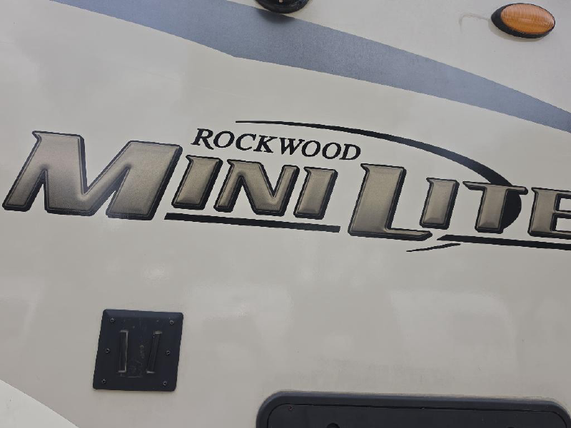 2020 FOREST RIVER ROCKWOOD LITE 2506S
