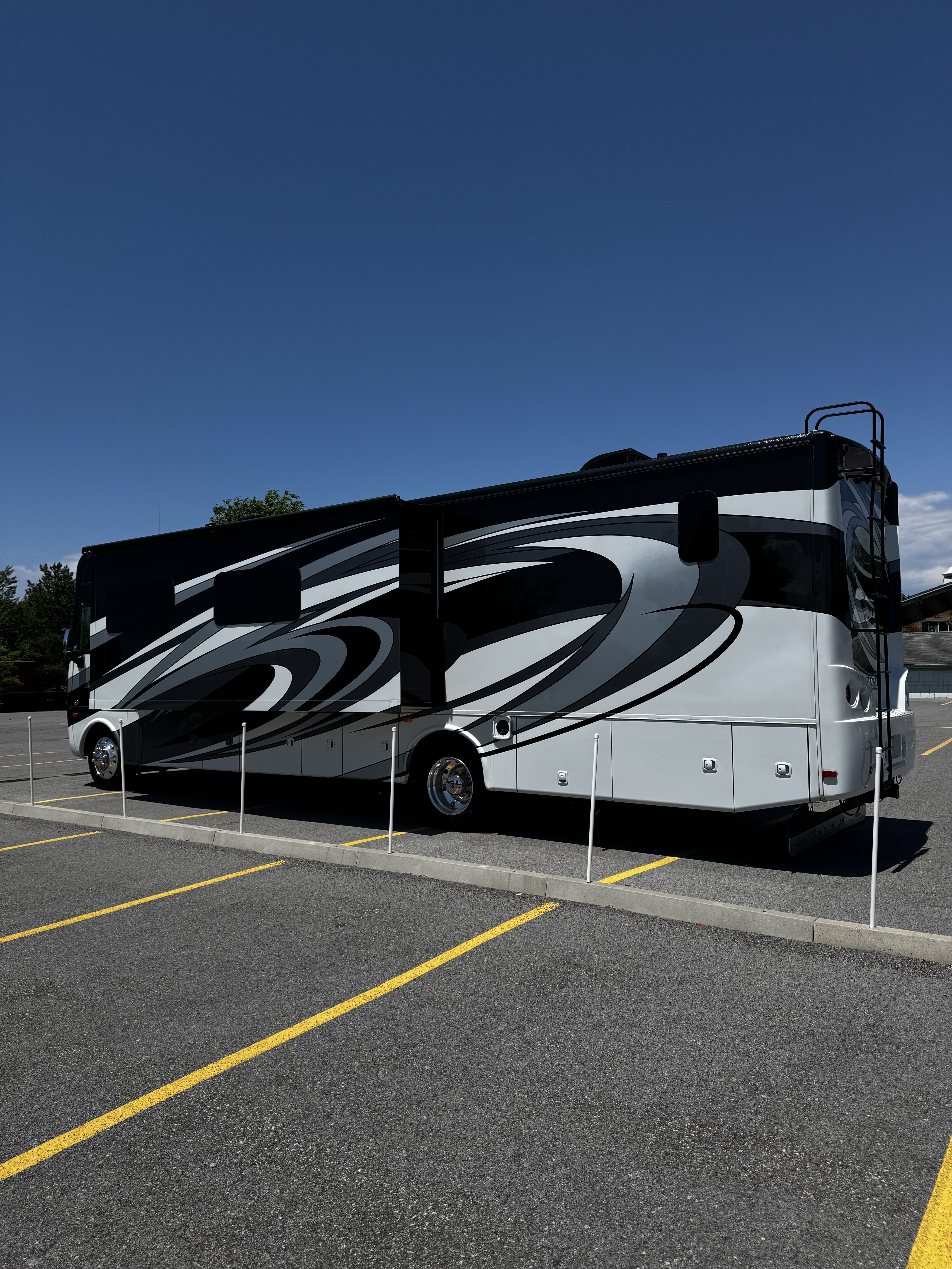 2017 Forest River GEORGETOWN XL 369DS RV