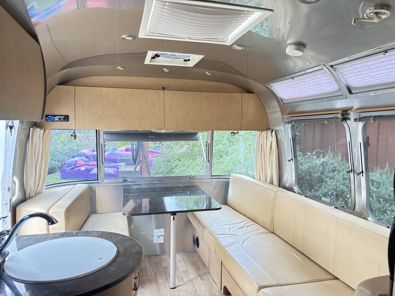 A photo of this 2014 Airstream FLYING CLOUD 27FB TWIN
