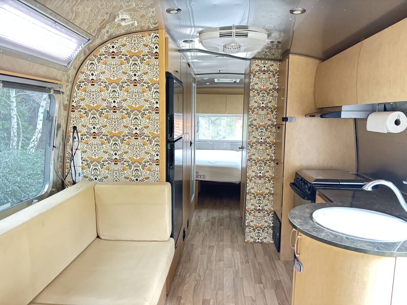 A photo of this 2014 Airstream FLYING CLOUD 27FB TWIN