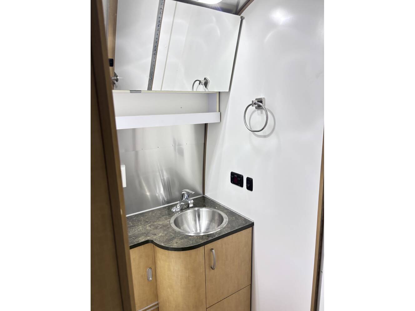 A photo of this 2014 Airstream FLYING CLOUD 27FB TWIN