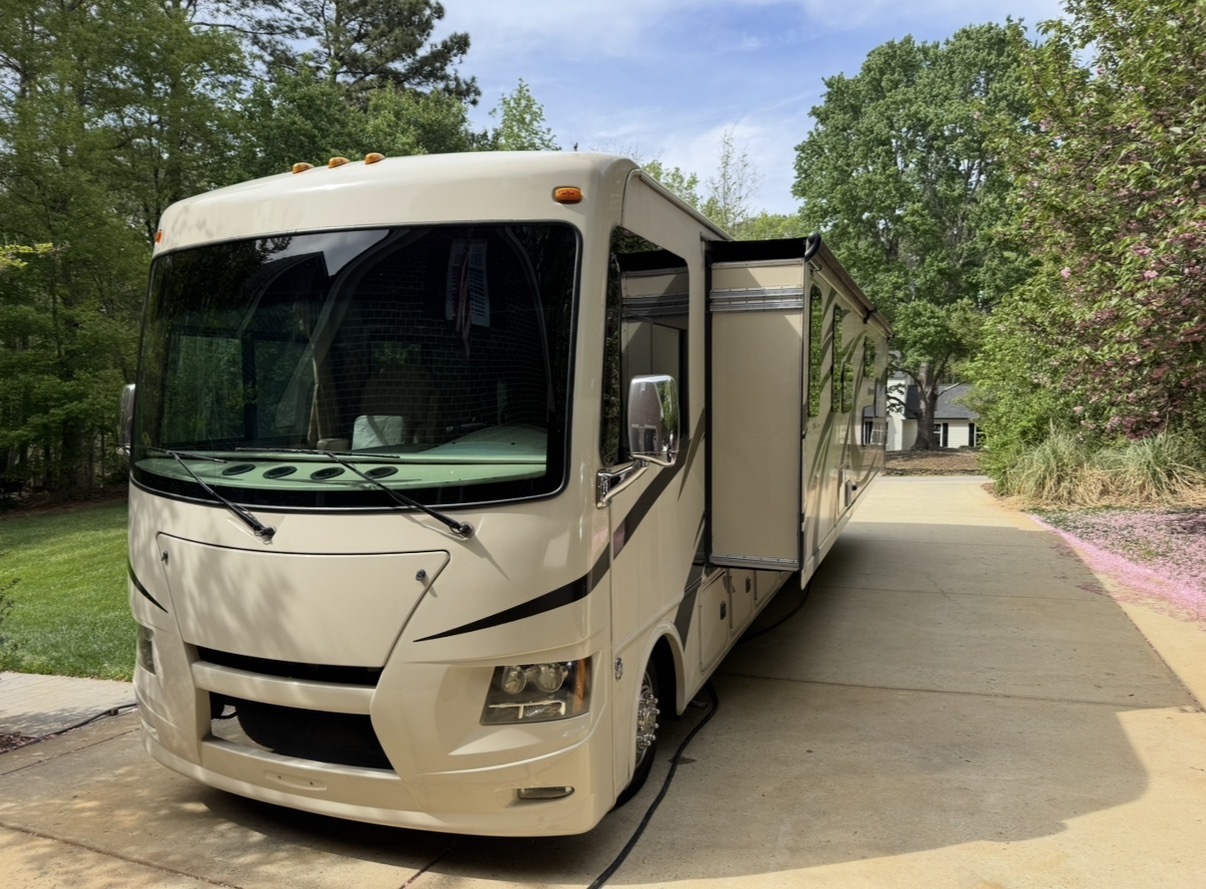 2016 Thor Motor Coach WINDSPORT 34J in apex NC