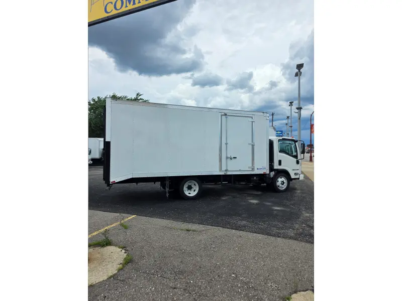 2026 ISUZU NPR HD