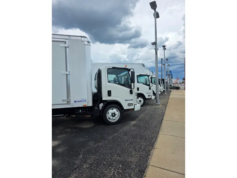 2026 ISUZU NPR HD