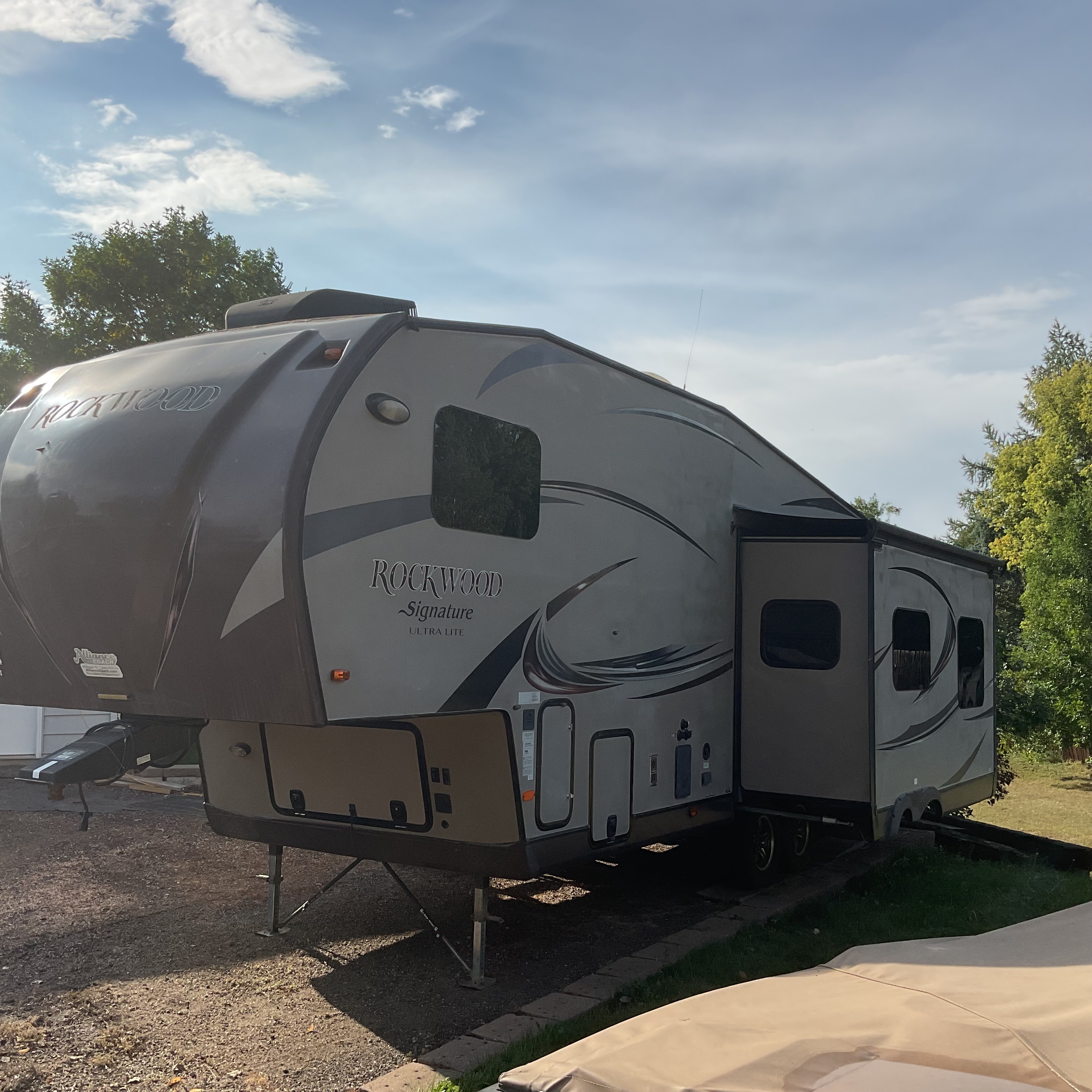2015 Forest River ROCKWOOD SIGNATURE ULTRA LITE 8280WS in dickinson ND