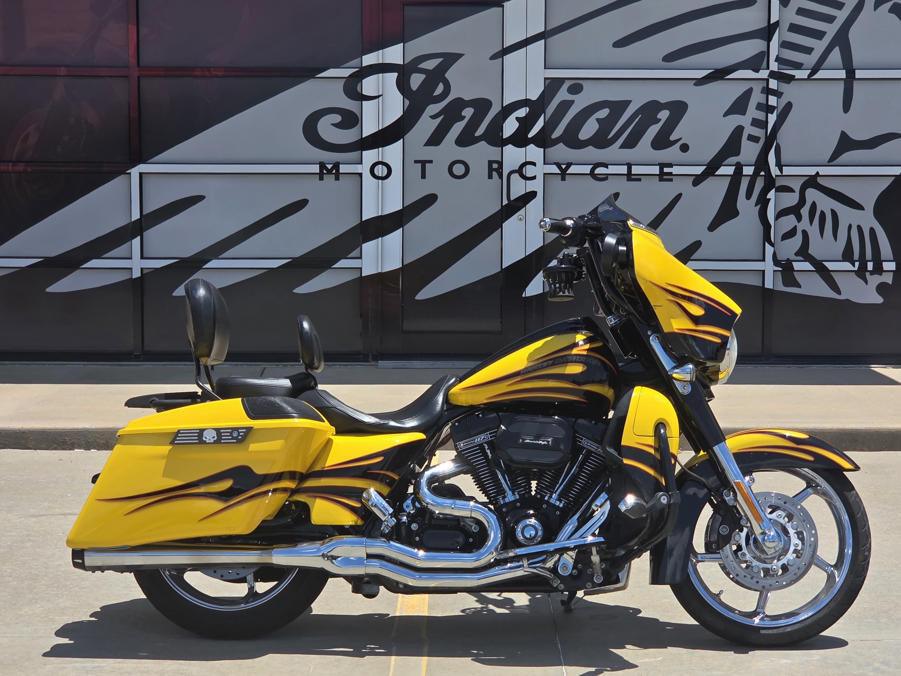 2015 Harley-Davidson CVO™ Street Glide® CVO in Norman, OK