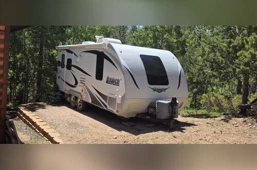 2016 Lance 1995 Travel Trailer in red feather lakes CO