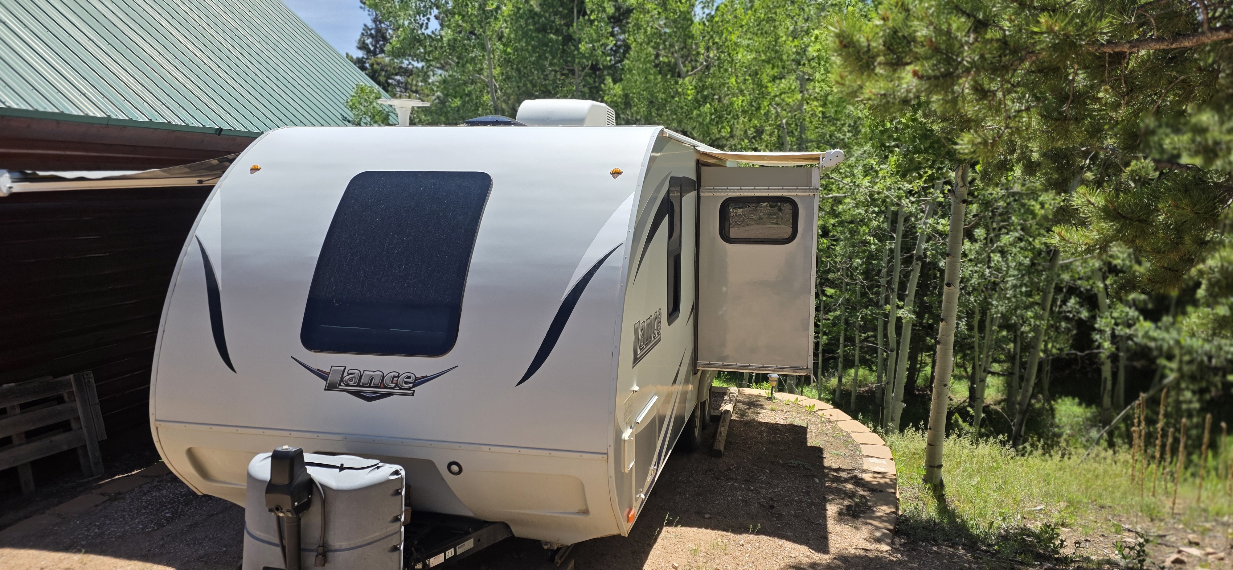 2016 Lance 1995 Travel Trailer in red feather lakes CO