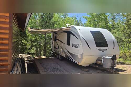 2016 Lance 1995 Travel Trailer in red feather lakes CO