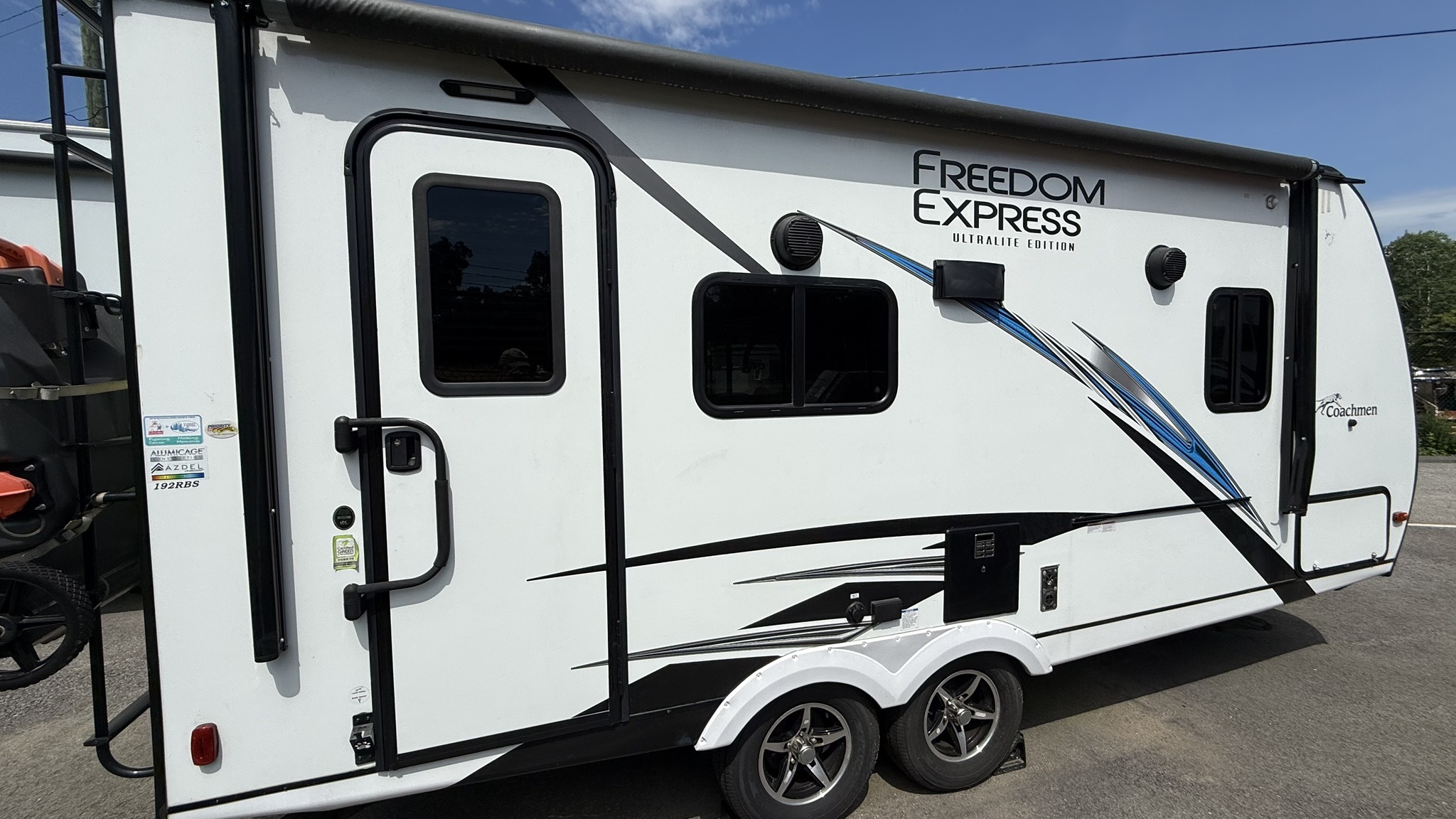 2021 Coachmen FREEDOM EXPRESS ULTRA LITE 192RBS RV