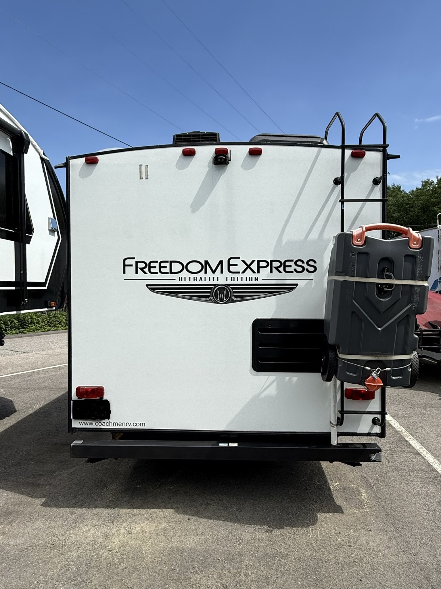 2021 Coachmen FREEDOM EXPRESS ULTRA LITE 192RBS in merrimack NH